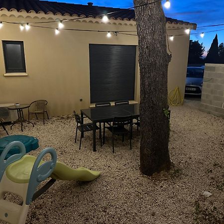 Maison T3 Dans Un Village Calme Saint-Mitre-les-Remparts Dış mekan fotoğraf