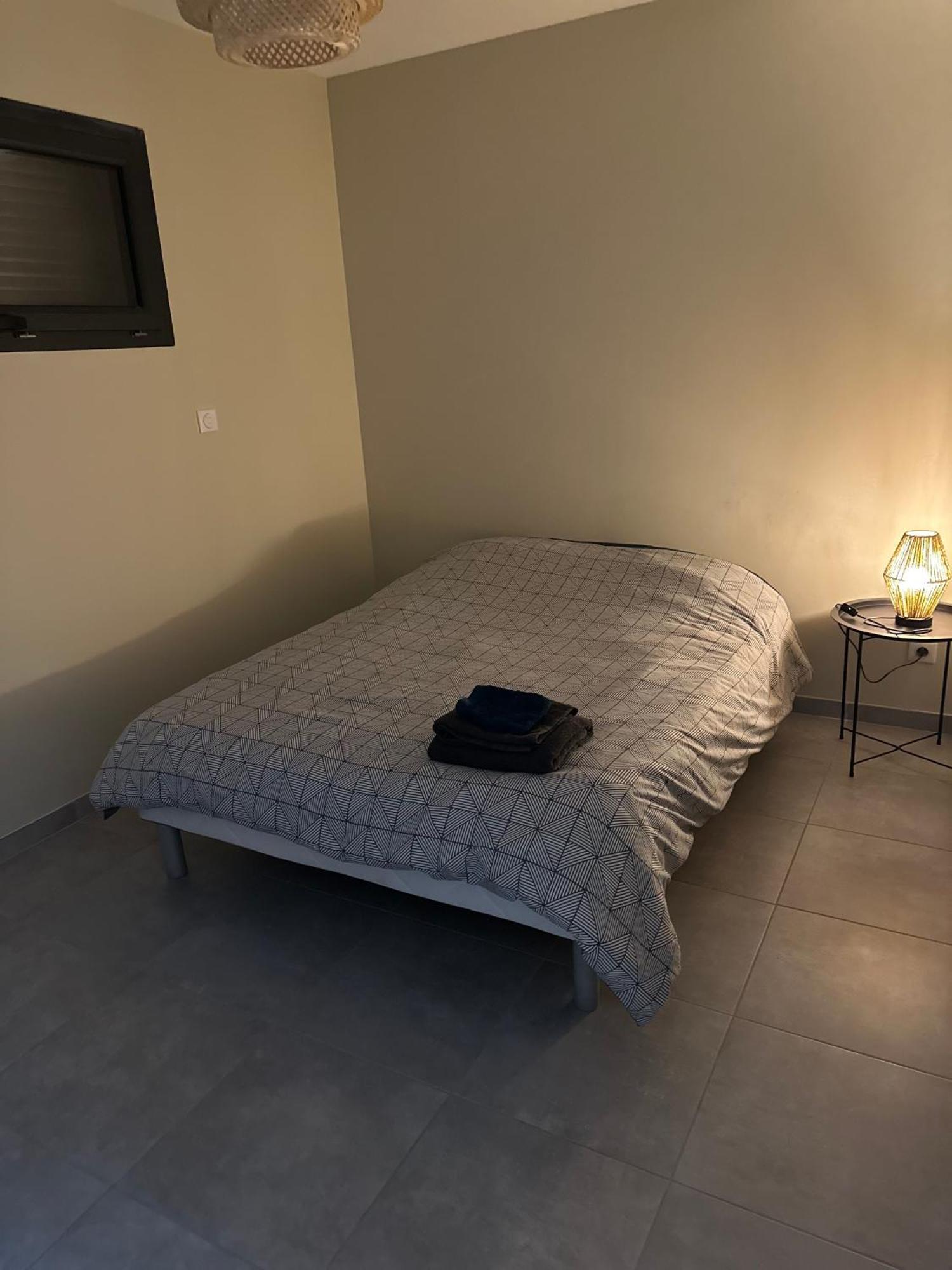 Maison T3 Dans Un Village Calme Saint-Mitre-les-Remparts Dış mekan fotoğraf
