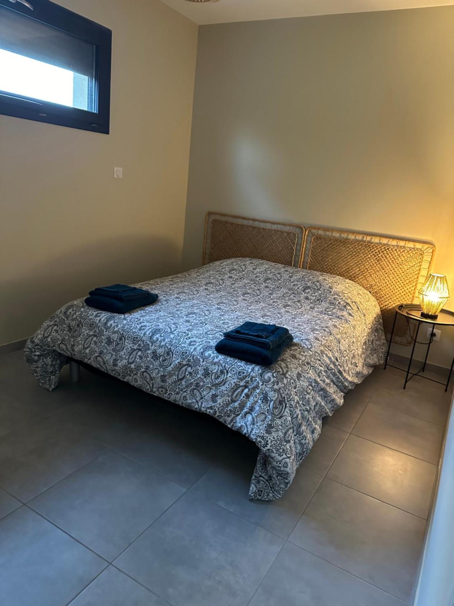Maison T3 Dans Un Village Calme Saint-Mitre-les-Remparts Dış mekan fotoğraf