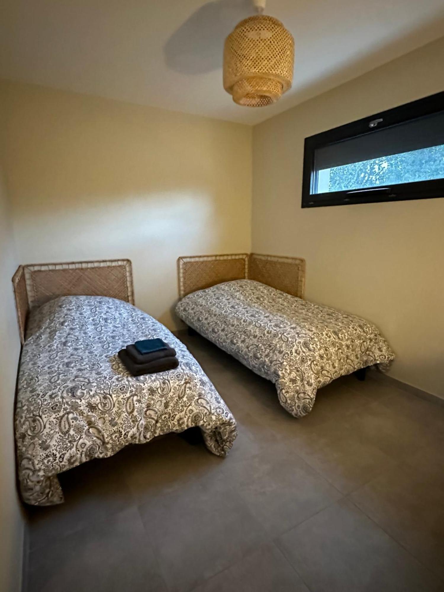 Maison T3 Dans Un Village Calme Saint-Mitre-les-Remparts Dış mekan fotoğraf