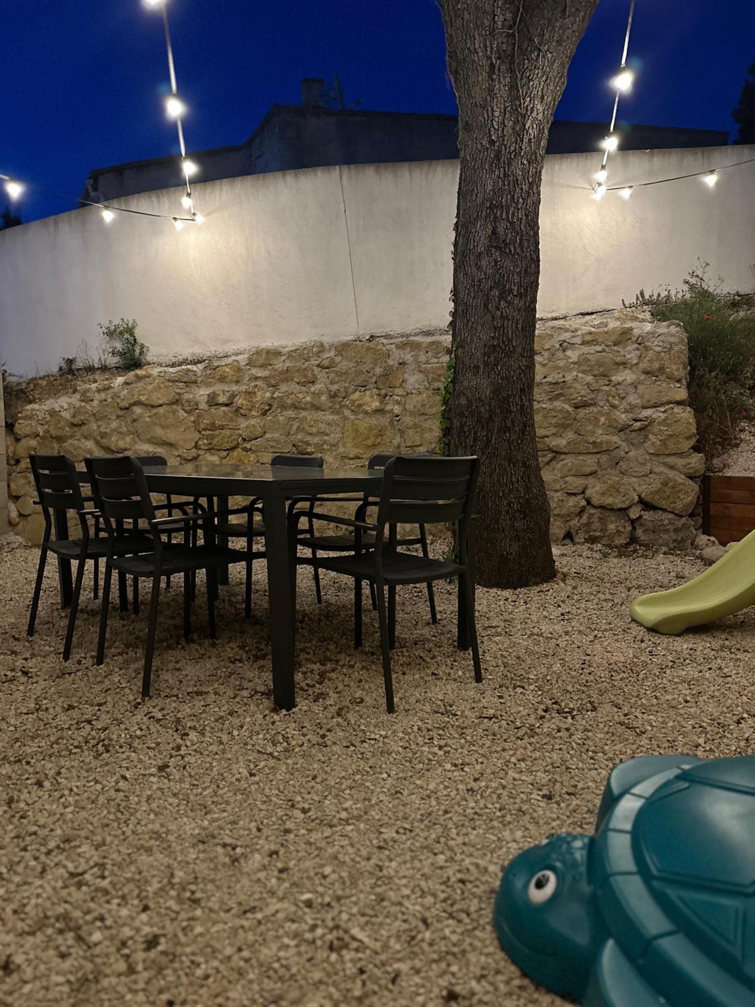 Maison T3 Dans Un Village Calme Saint-Mitre-les-Remparts Dış mekan fotoğraf
