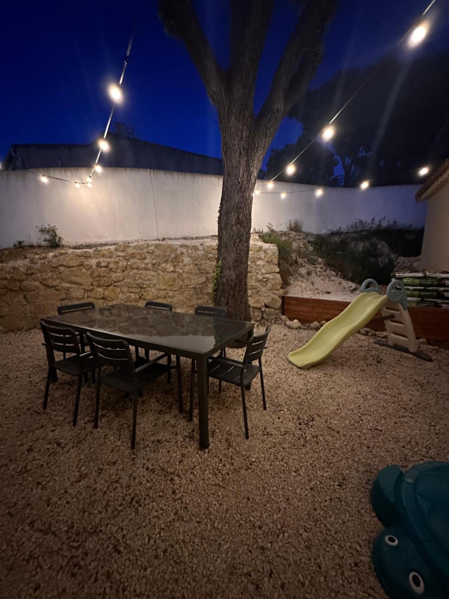 Maison T3 Dans Un Village Calme Saint-Mitre-les-Remparts Dış mekan fotoğraf