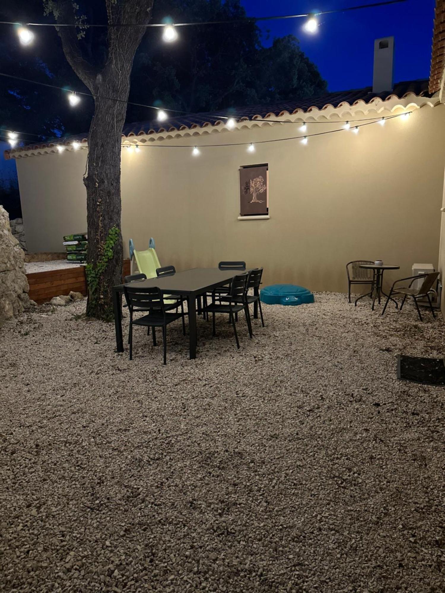 Maison T3 Dans Un Village Calme Saint-Mitre-les-Remparts Dış mekan fotoğraf