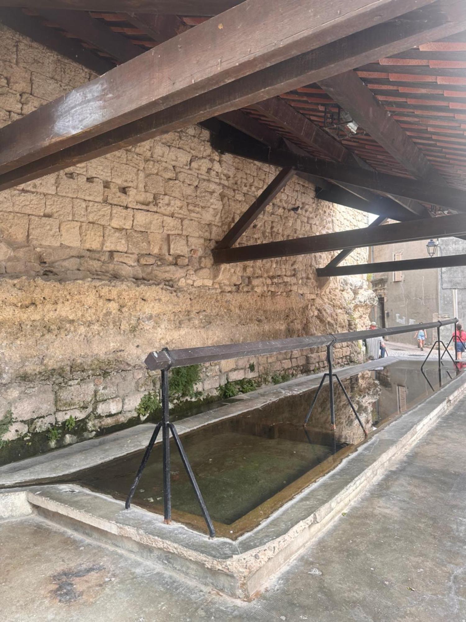 Maison T3 Dans Un Village Calme Saint-Mitre-les-Remparts Dış mekan fotoğraf