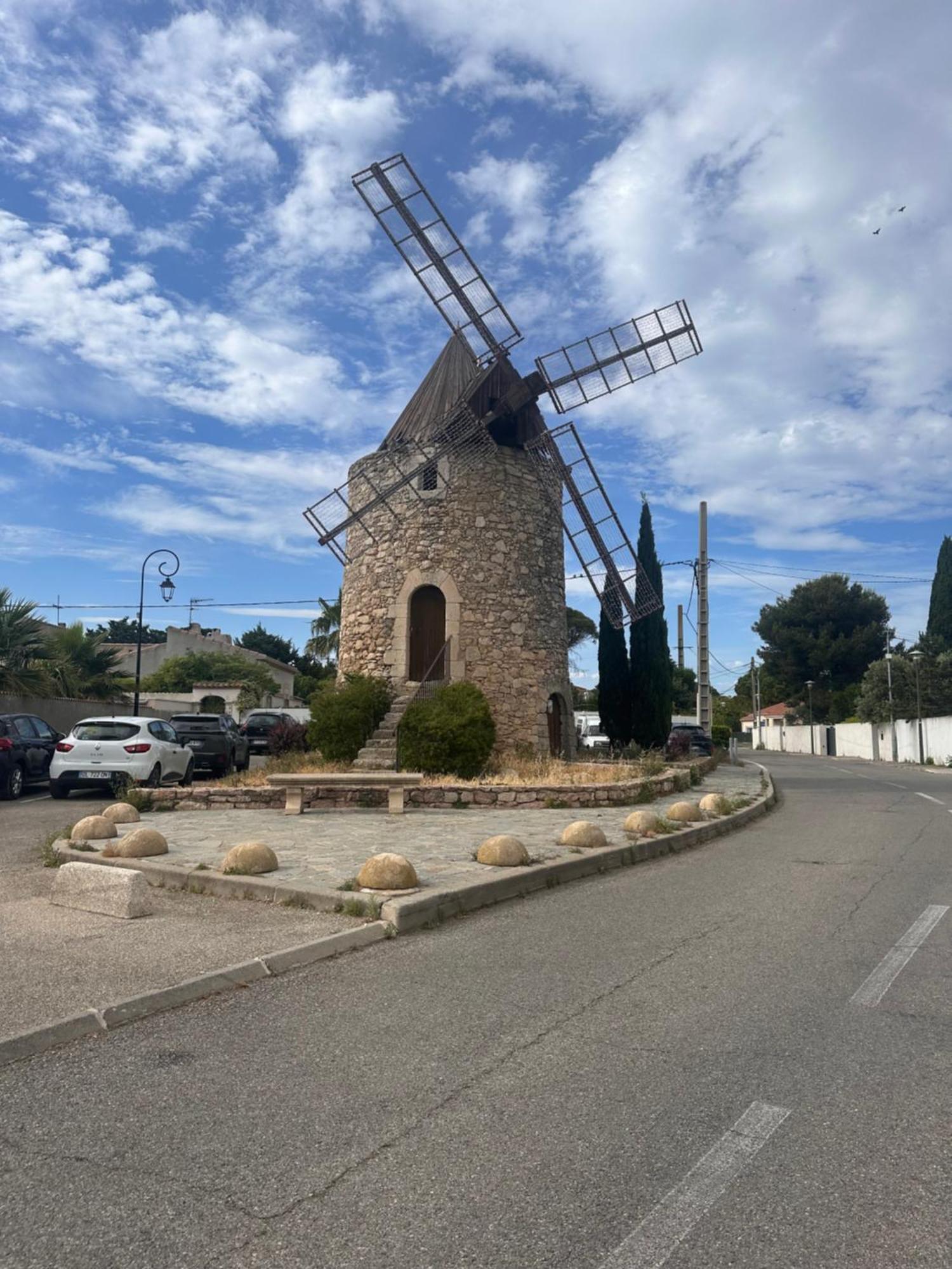 Maison T3 Dans Un Village Calme Saint-Mitre-les-Remparts Dış mekan fotoğraf