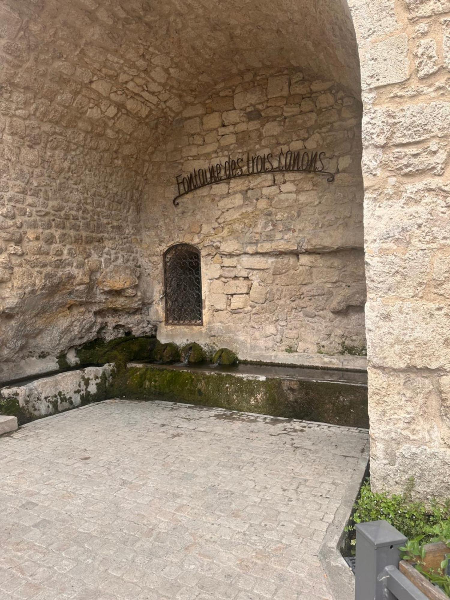 Maison T3 Dans Un Village Calme Saint-Mitre-les-Remparts Dış mekan fotoğraf
